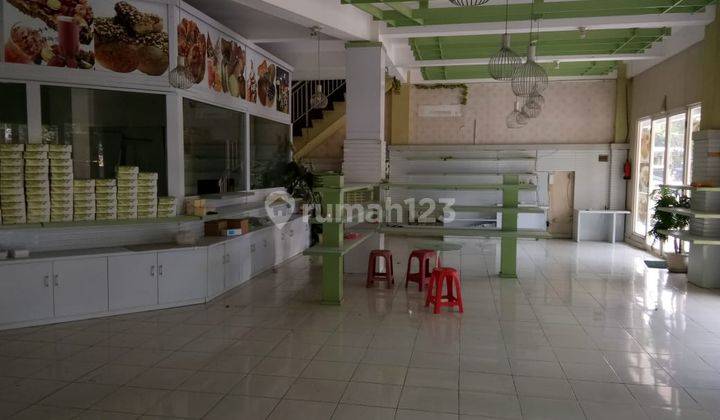 Disewakan Ruko 3 Lantai LT 180 m2 LB 540 m2 di Ruko Plaza Segi 8 Darmo Harapan 2