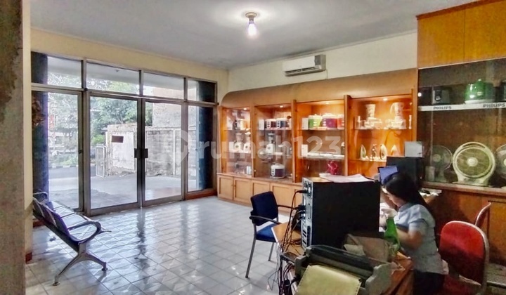 GEDUNG 2 lantai Jl. Raya HR. Muhammad Surabaya Barat