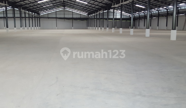 Good and Clean Warehouse in Surabaya