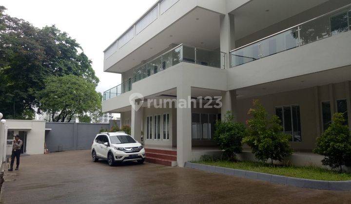 Gedung Kantor Bagus Cocok Untuk Showroom Atau Office di Lippo Cikarang 1