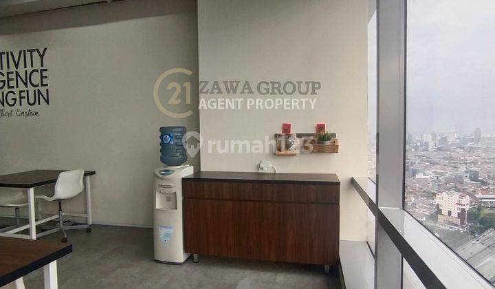 Office Soho Capital Lantai Tinggi Full Furnished 1