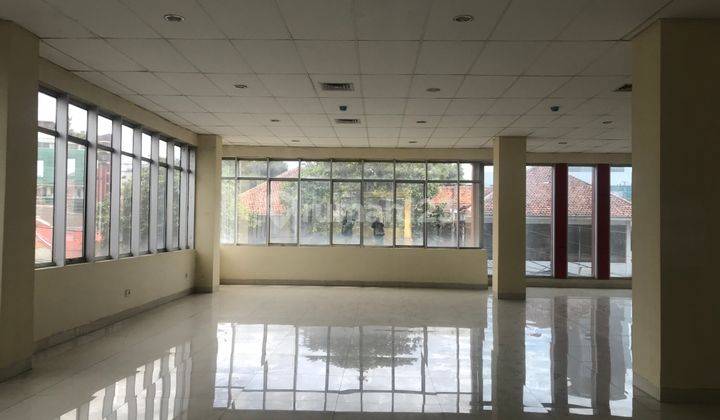 Di Jual Gedung Baru di Cikini  1