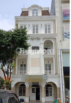 RUKO BAGUS TERAWAT 0 JALAN PAKUWON SQUARE 1