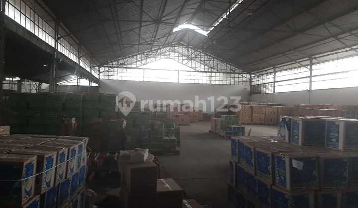 GUDANG BESAR DI SOEKARNO HATTA