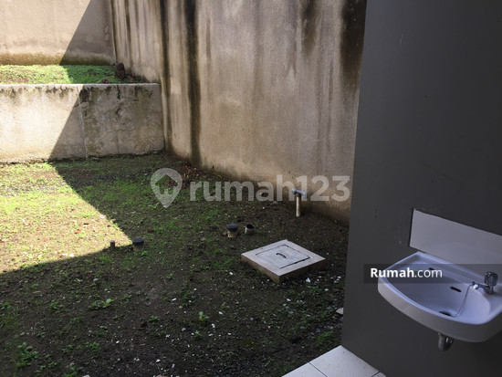 Disewakan Ruko 2,5 Lantai Strategis di KBP