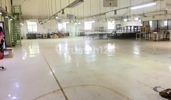 Former factory building ready for business in BSD Taman Tekno. Former factory building ready for business in BSD Taman Tekno.