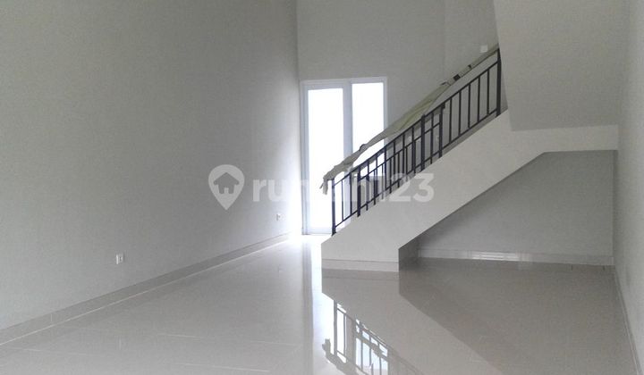 Ruko 3lt Brand New di Grand Wisata 