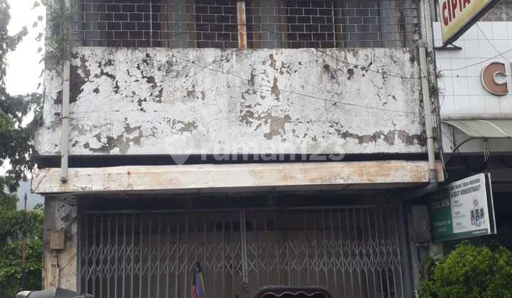 Ruko tiga lantai disewakan di jalan pusat perdagangan pekojan 1