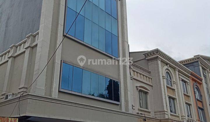 Ruko gandeng grand surya area Jakarta Barat bagus dan luas lokasi juga strategis harga terjangkau 2