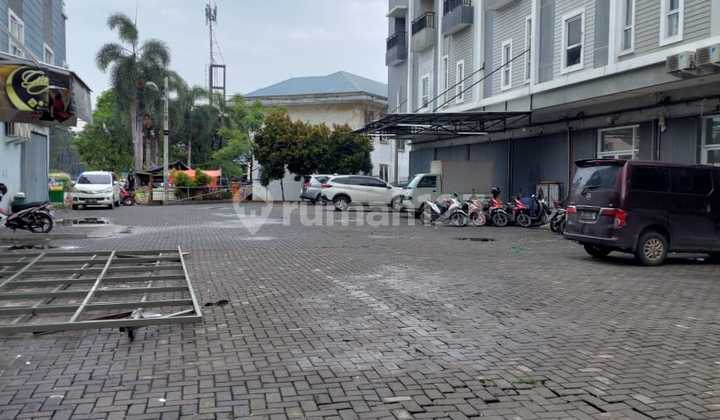 dibawah pasar 3 ruko gandeng di harapan indah bekasi dekat boulevard, 3 1/2 lantai sdh dijebol