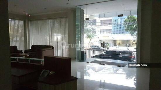 GEDUNG KANTOR DI CIDENG 7 LANTAI LOT PARKIR TERSEDIA DI BASEMENT 1