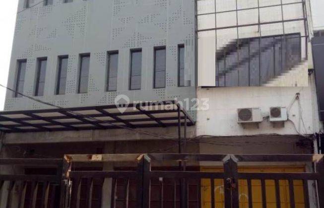 Ruko 3 Lantai Gandeng 3 Unit Siap Pakai Luas 11x39 Fatmawati Jakarta Selatan #VR 1