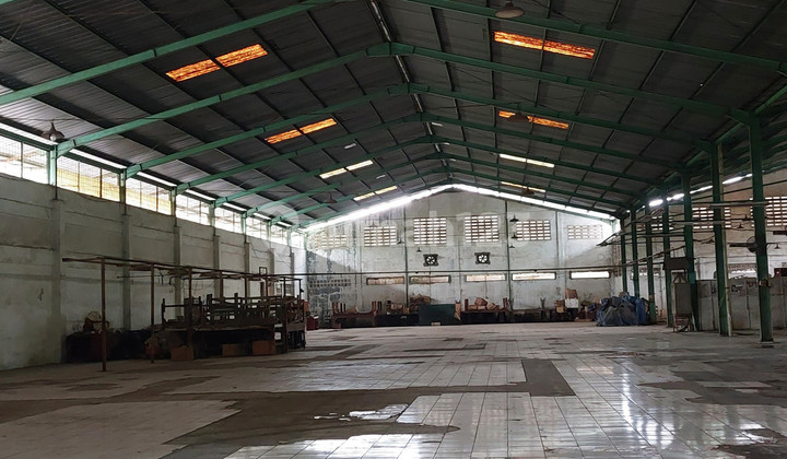 Gudang Ex Pabrik Lokasi Strategis Jalan Tole Iskandar Kota Depok