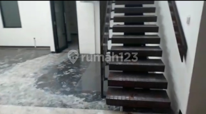 Ruko Mainroad Sukajadi