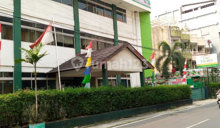 Gedung 3 lantai di jual di bawah hrg Njop 1