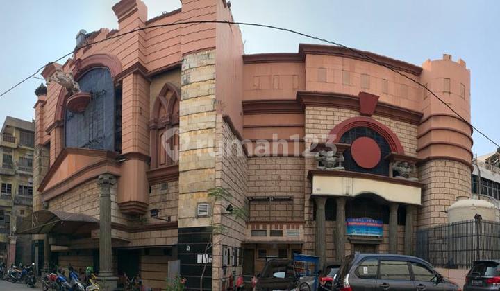 FOR SALE EX-DISCO BUILDING (13 UNITS OF ATTACHED SHOPHOUSES) IN HAYAM WURUK