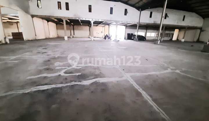 For Rent: Ready-to-Use Warehouse in City Center, Jln. Soekarno Hatta, Bandung For Rent: Ready-to-Use Warehouse in City Center, Jln. Soekarno Hatta, Bandung