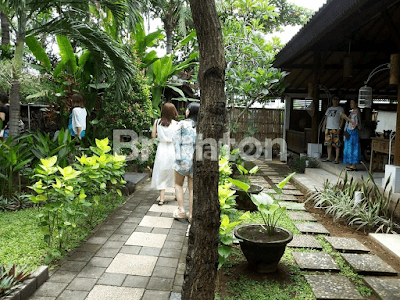 RUMAH MAKAN LUAS DI JIMBARAN 1