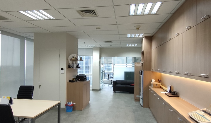 Ready-to-use office space in Puri Indah Financial Tower