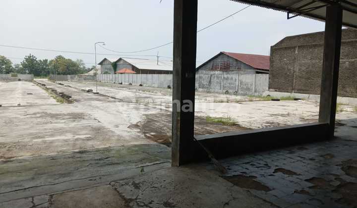 Pabrik Penggilingan Padi Aktip Srategis Pinggir Jalan Dijual di Gantar