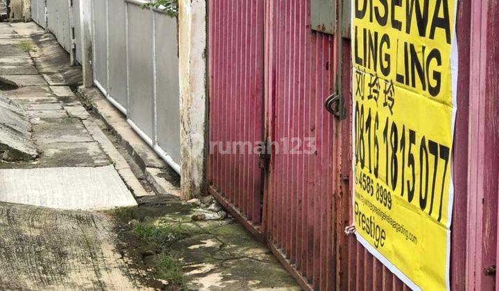 Ruko hadap jalan raya di Cideng Barat, Jakarta 2