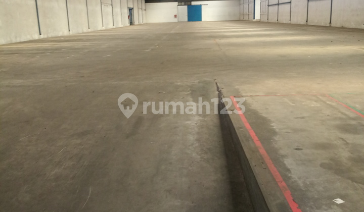 GUDANG DI KELAPA GADING PEGANGSAAN JAKARTA UTARA 4500m2