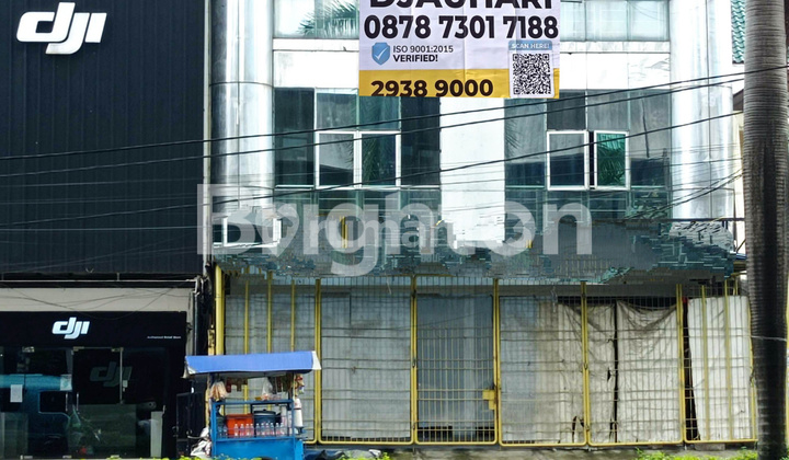 RUKO GANDENG LOKASI STRATEGIS COCOK UNTUK RESTORANTSHOWROOM DI BOULEVARD KELAPA GADING