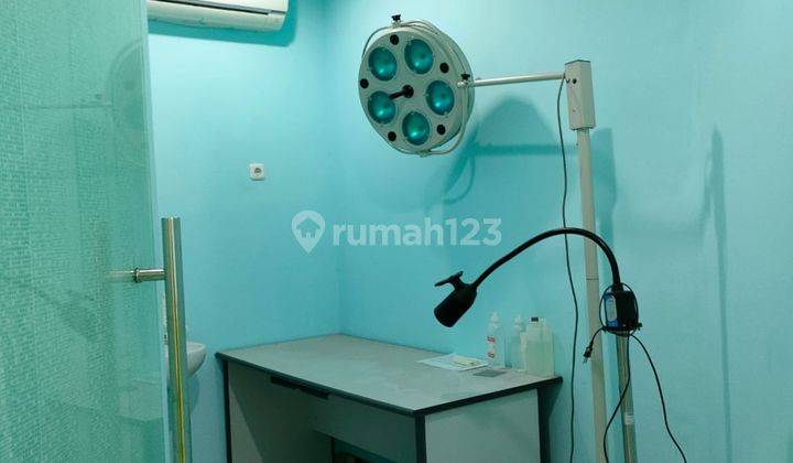 Ruko gandeng 2 eks klinik di Kirana Boutique Kelapa Gading  2