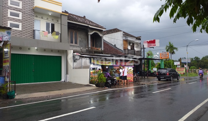 Ready-to-occupy roadside shop house