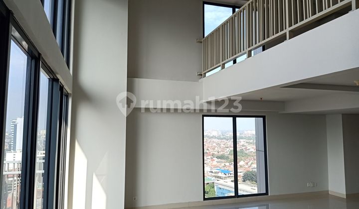 Office for Rent in SOHO Pancoran, Size 119 m2 Double View, Competitive Price Office for Rent in SOHO Pancoran, Size 119 m2 Double View, Competitive Price