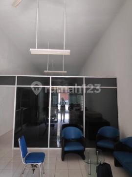 Office or shop house in the Kalikupang Kranggan area, Central Semarang. Office or shop house in the Kalikupang Kranggan area, Central Semarang.