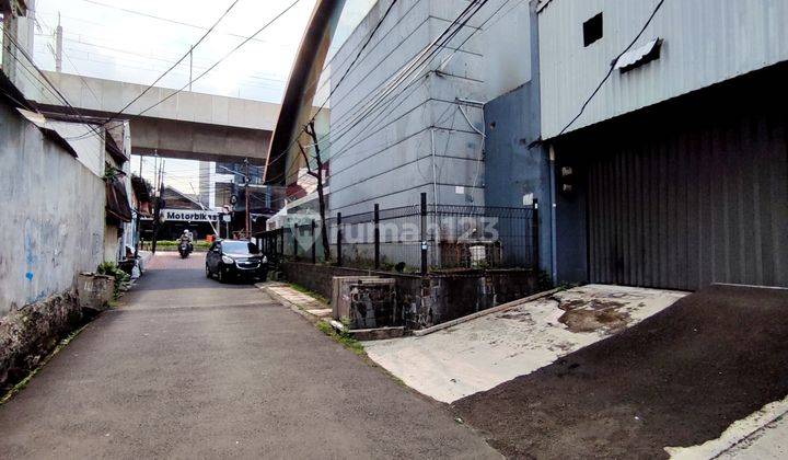 Bangunan Gedung Ex Show Room Audi di Jalan Utama RS Fatmawati Jakarta Selatan  2