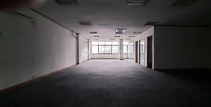 Sewa Kantor 300m2 di Wisma Abadi di Cideng ,  Jakarta Pusat  2