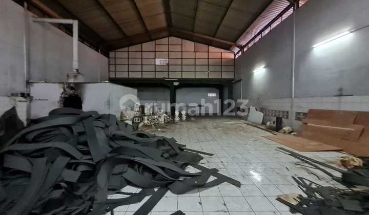 Dijual Ruang Usaha di Pasirkaliki Mainroad (Slv)