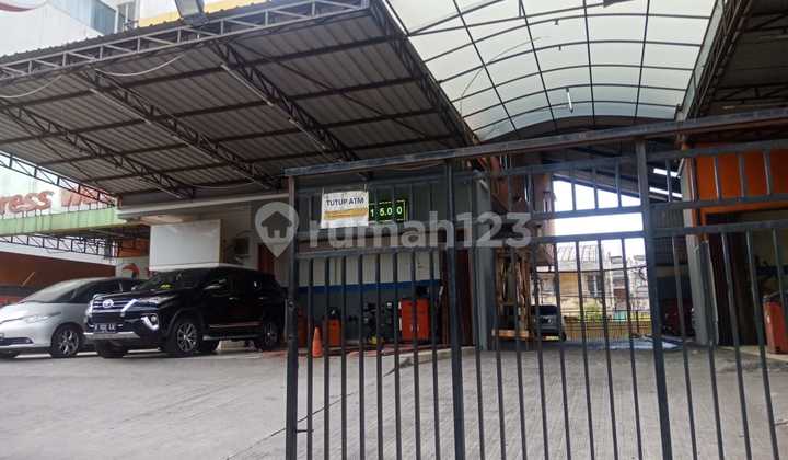 Gedung dan Bengkel di Tomang