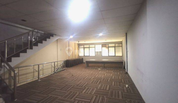 Ruko Slamet Riyadi 3.5lt lantai disewakan 1