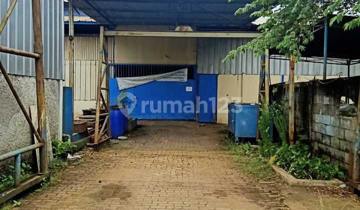 Gudang pinggir jalan raya di Cikeas 2