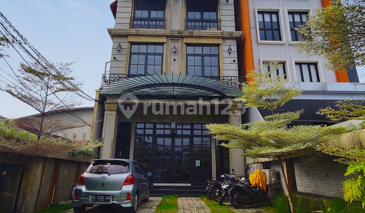 Gedung baru cocok buat kantor siap pakai