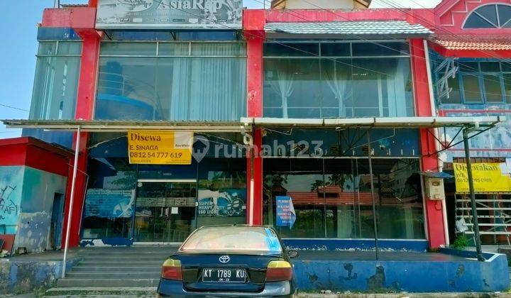 Ruko dua lantai dua pintu 1