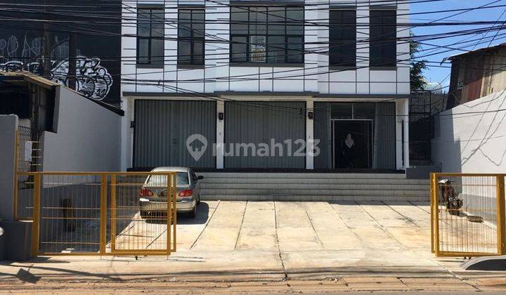 Dijual Ruko 3 Pintu 3 Tingkat, Bangunan Baru Siap Huni Lokasi Sangat Strategis Area Kali Malang Jakarta Timur 2