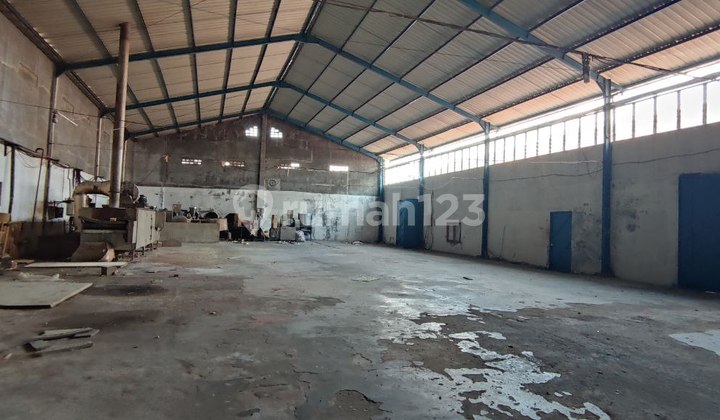 Jual tanah bonus bangunan gudang di Gondangrejo Karanganyar 1