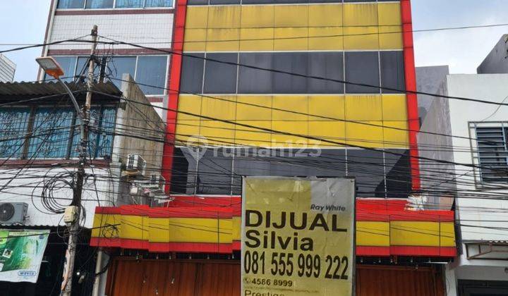 Ruko mangga besar strategis cocok utk cafe resto bonus kost2an 1