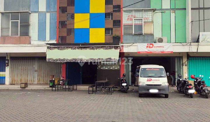 Ruko di Tritan Taman Sepanjang Sidoarjo, Lingkungan Kompleks Pergudangan, Siap Pakai 1