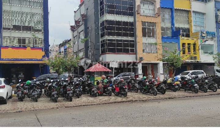 Ruko gandeng. Mutiara Taman Palem, beulevard 1