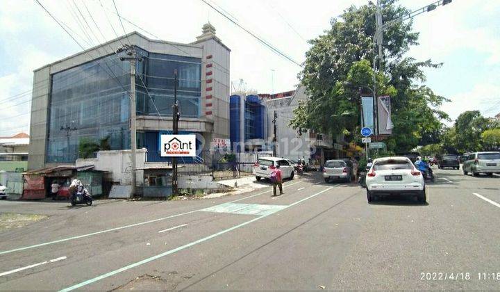 Ruko 3 lantai pinggir jalan raya cocok untuk kantor bank 1