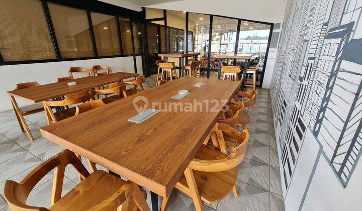 Resto dan cafe kapasitas kursi tamu 260 orang 2