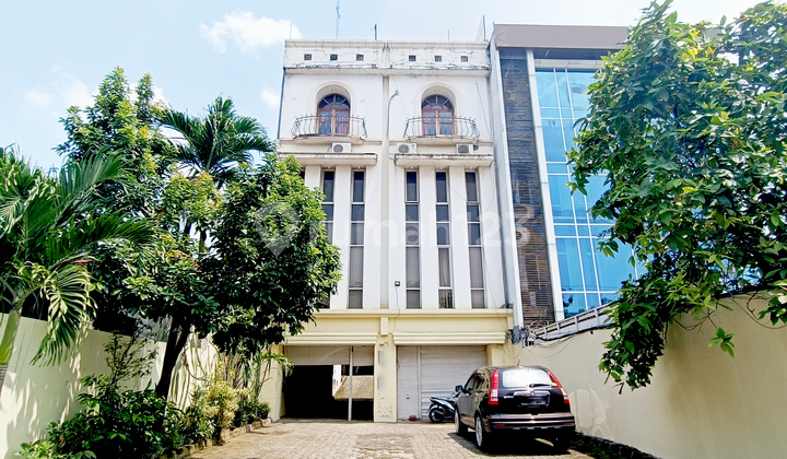 GEDUNG SERBAGUNA 3LANTAI AREA KARANG TENGAH LEBAK BULUS GEDUNG SERBAGUNA 3LANTAI AREA KARANG TENGAH LEBAK BULUS