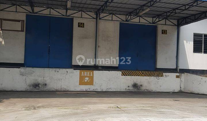 Gudang Rapi siap pakai dengan Loading Dock 1