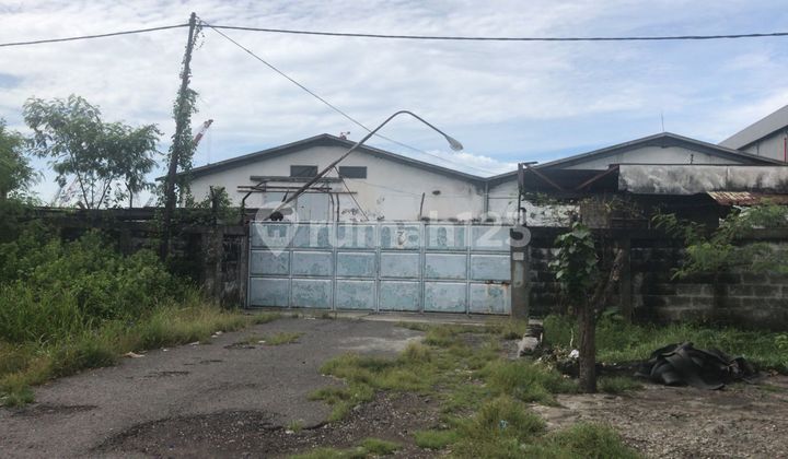 Warehouse on Raya Greges Street