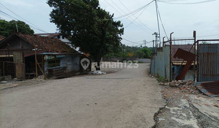 Gudang di pergudangan di pinggir jalan utama 2